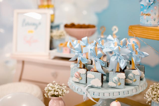 10 Perfect Baby Shower Gift Ideas to Delight the New Parents